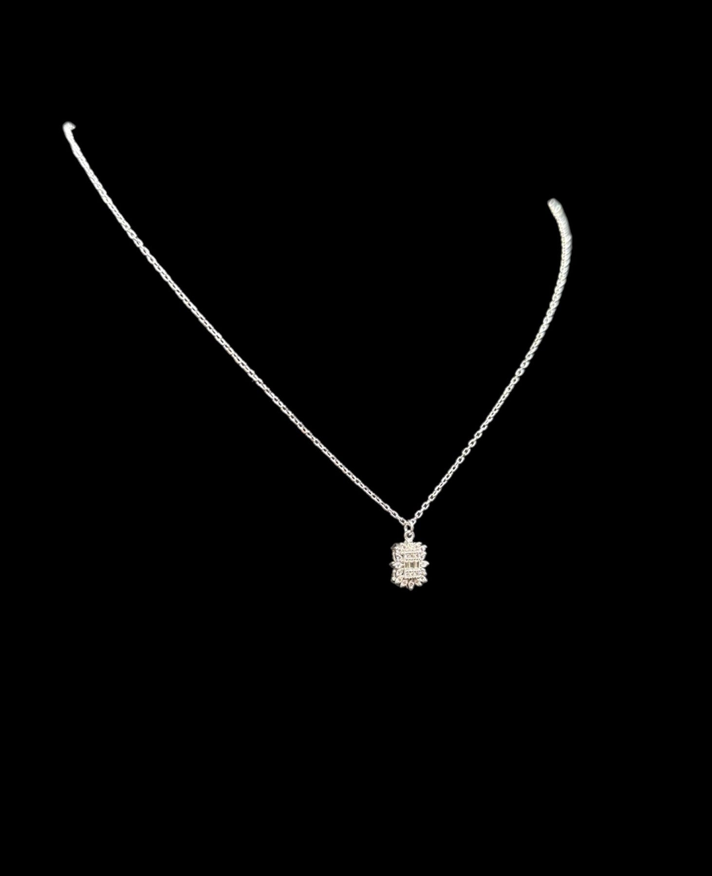 925 Ayar Gümüş Üzeri Altın Kaplama | Baget Çiçek Kolye