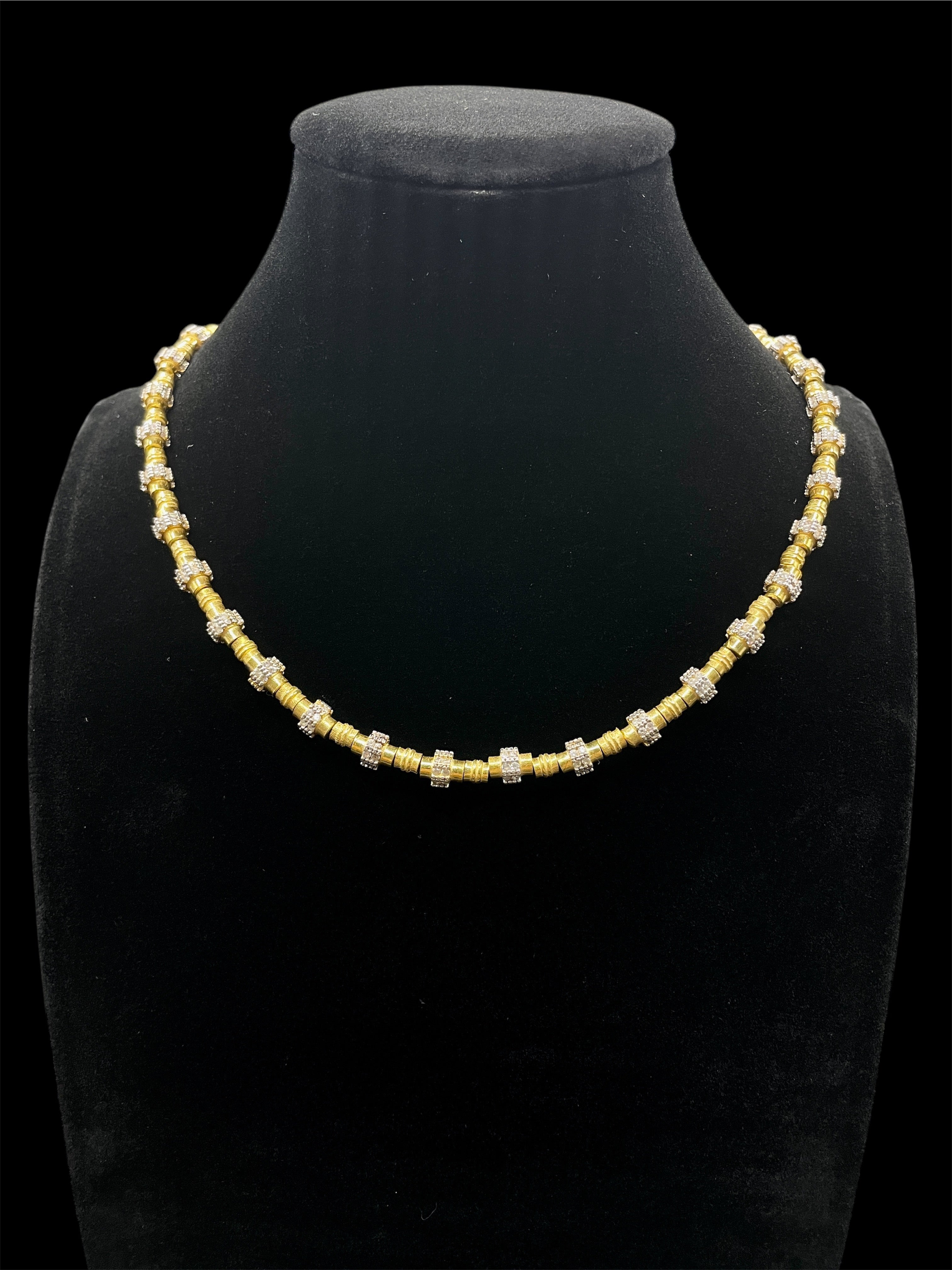 925 Ayar Gümüş Üzeri Altın Kaplama | Işıltı Girdabı Kolye