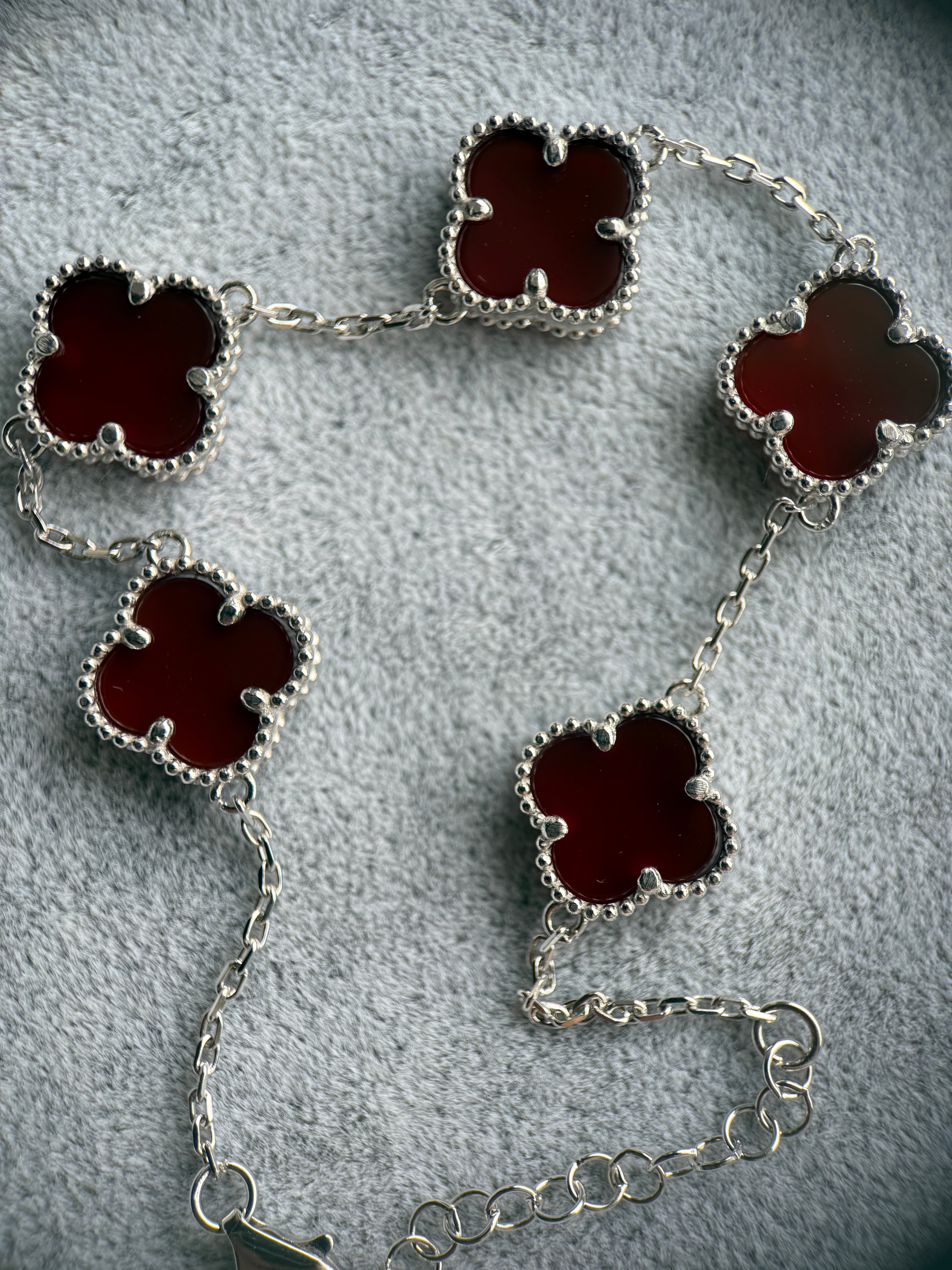 925 Ayar İthal Gümüş Üzeri Altın Kaplama | Marka İthal Bordo Yonca Bileklik