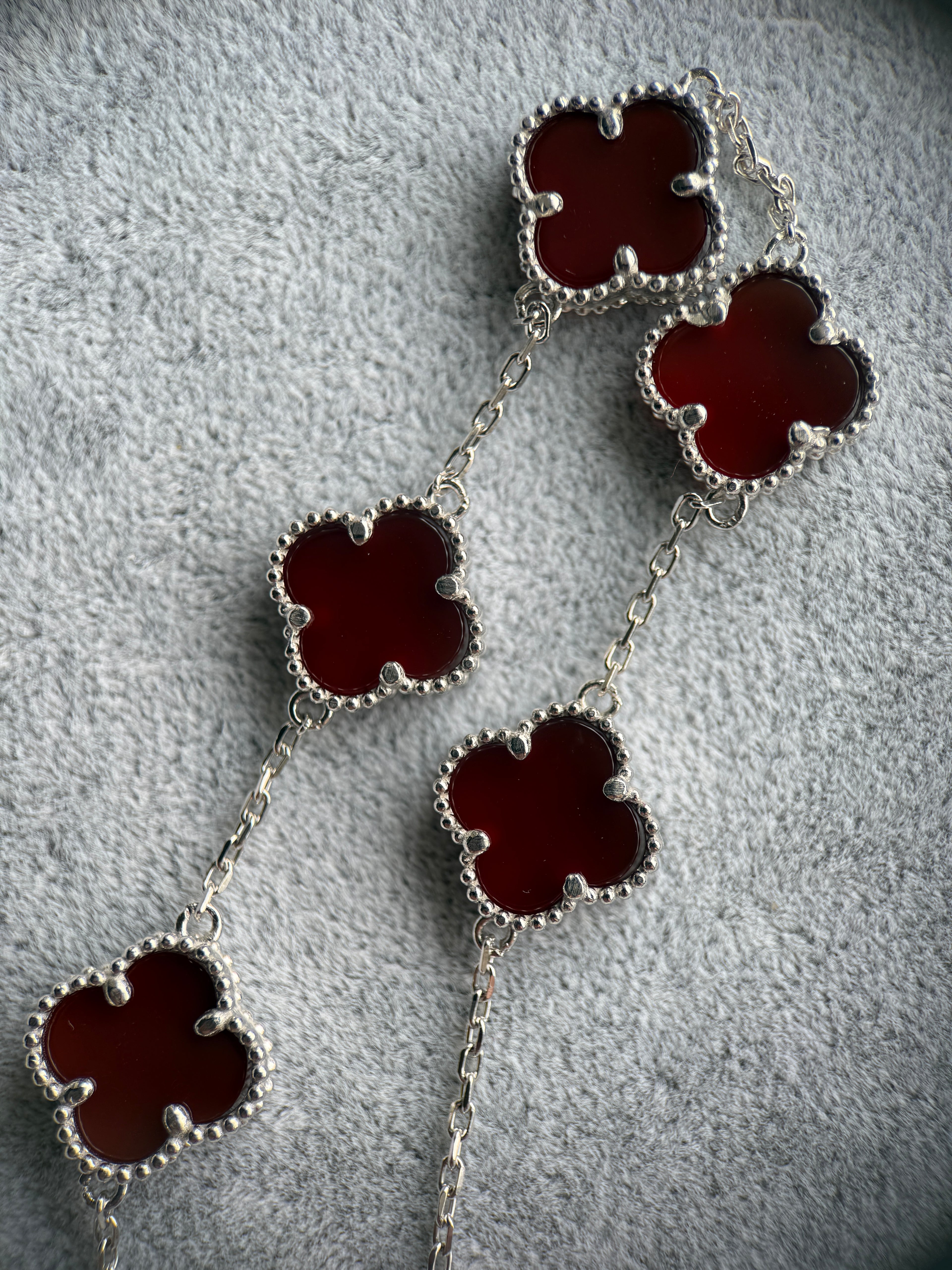 925 Ayar İthal Gümüş Üzeri Altın Kaplama | Marka İthal Bordo Yonca Bileklik