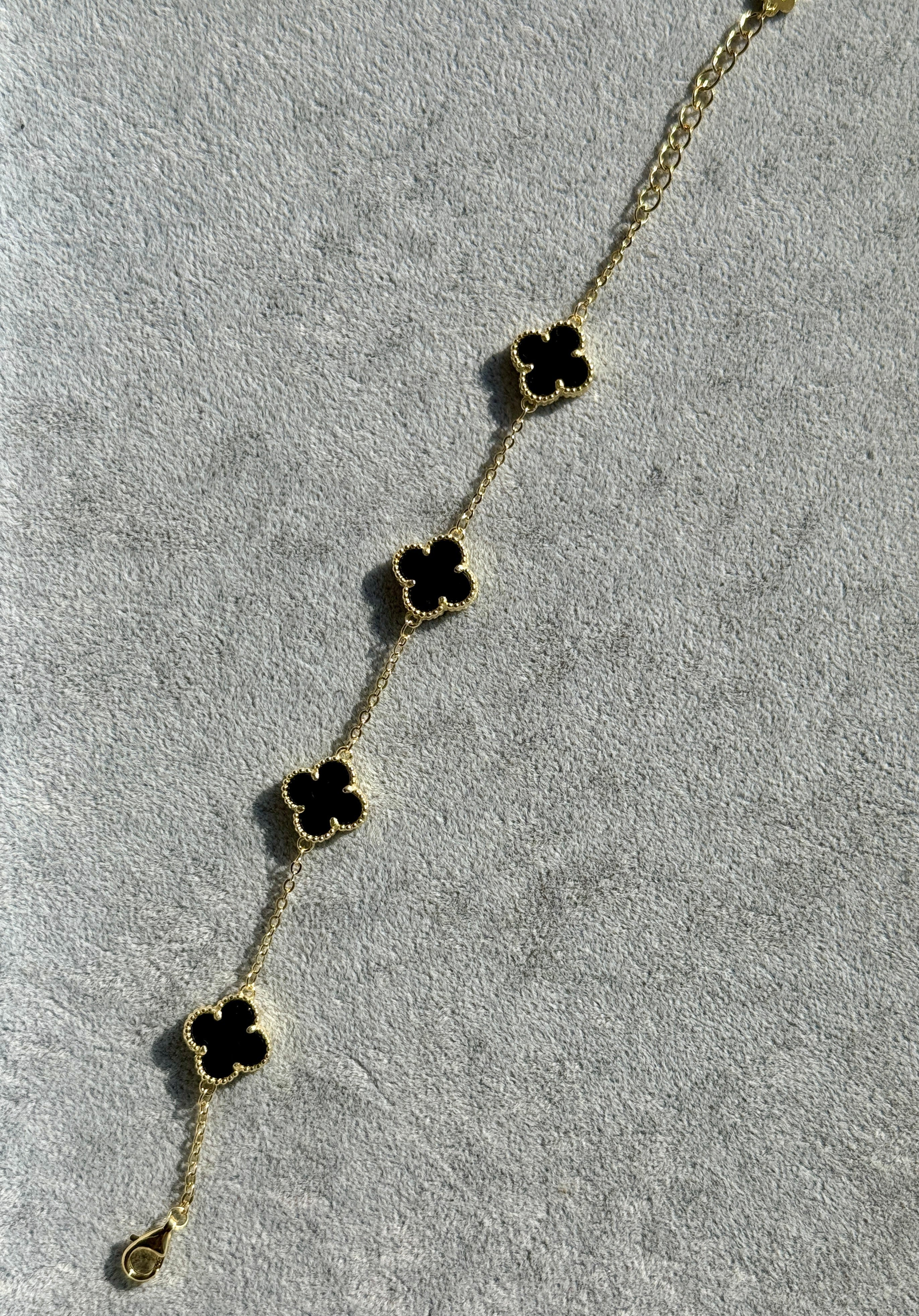 925 Ayar İthal Gümüş Üzeri Altın Kaplama | Marka İthal Siyah Yonca Bileklik