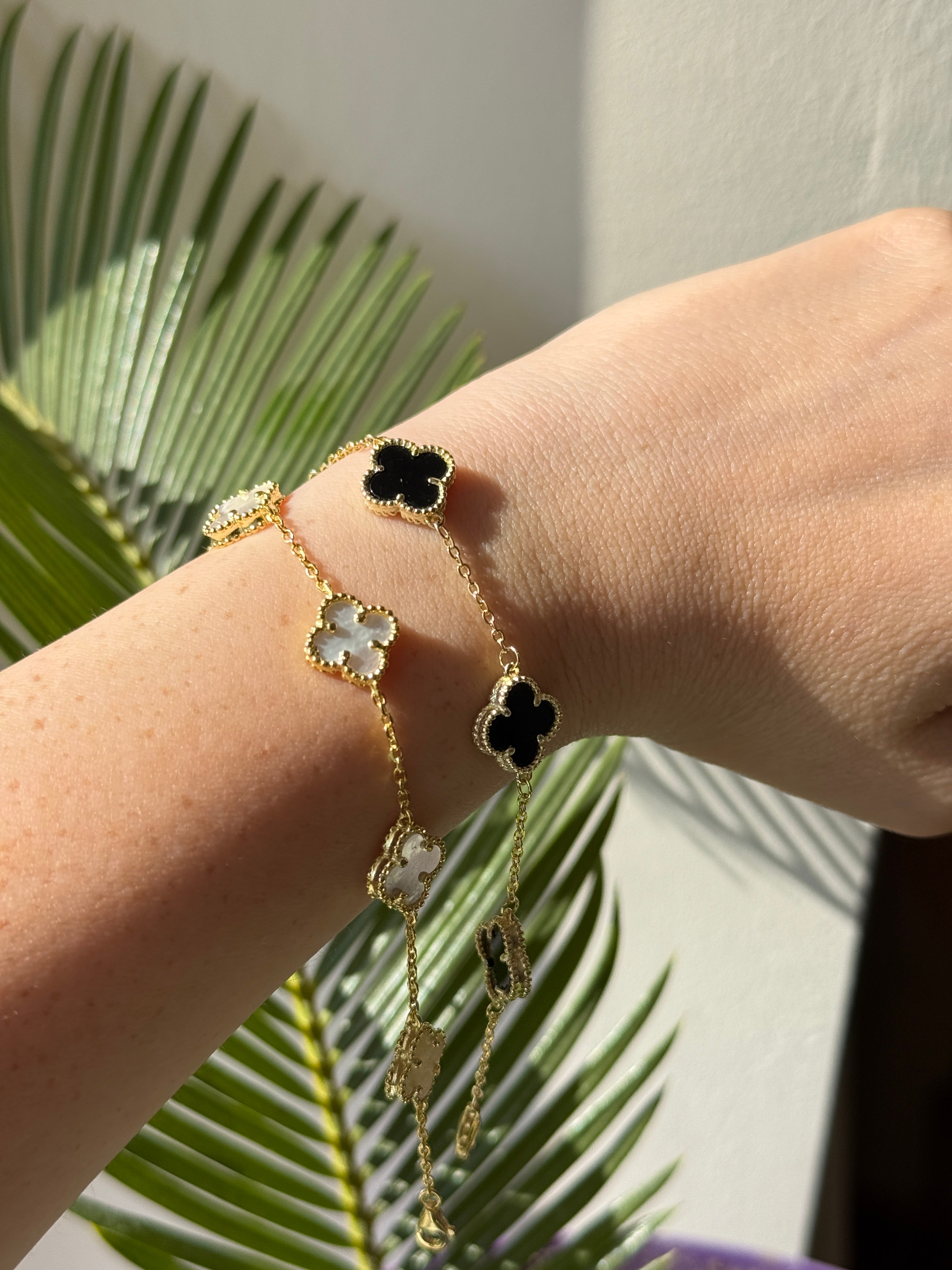 925 Ayar İthal Gümüş Üzeri Altın Kaplama | Marka İthal Siyah Yonca Bileklik