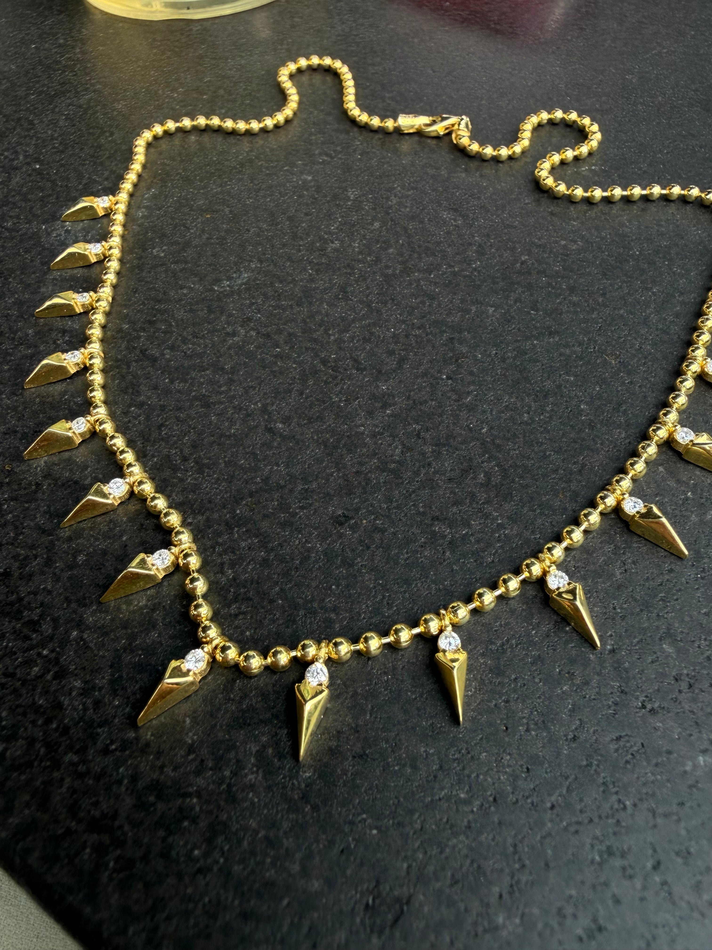 925 Ayar Gümüş Üzeri Altın Kaplama | İthal Piramit Kolye