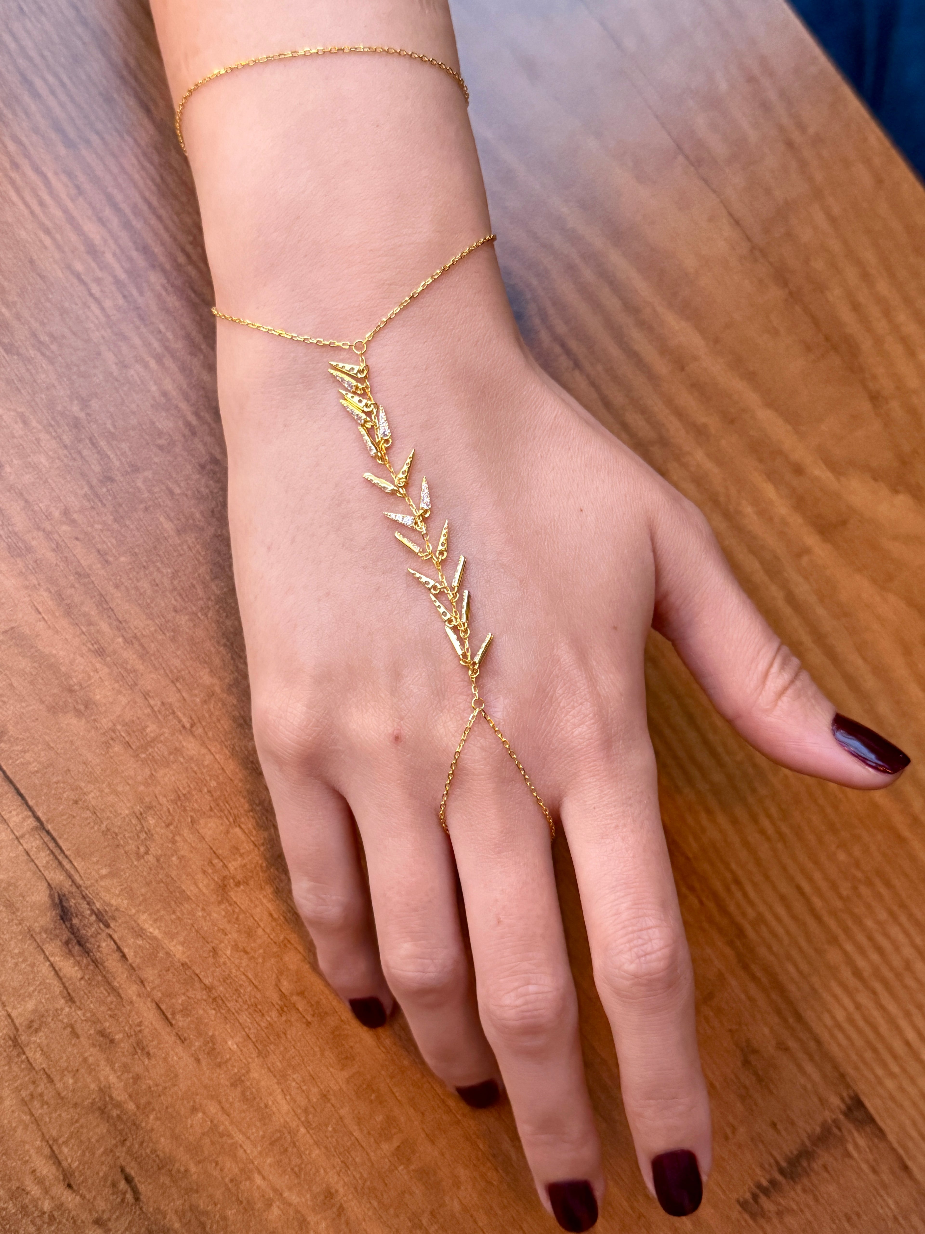 925 Ayar Gümüş Üzeri Altın Kaplama | Taşlı Püskül Şahmeran - El Zinciri