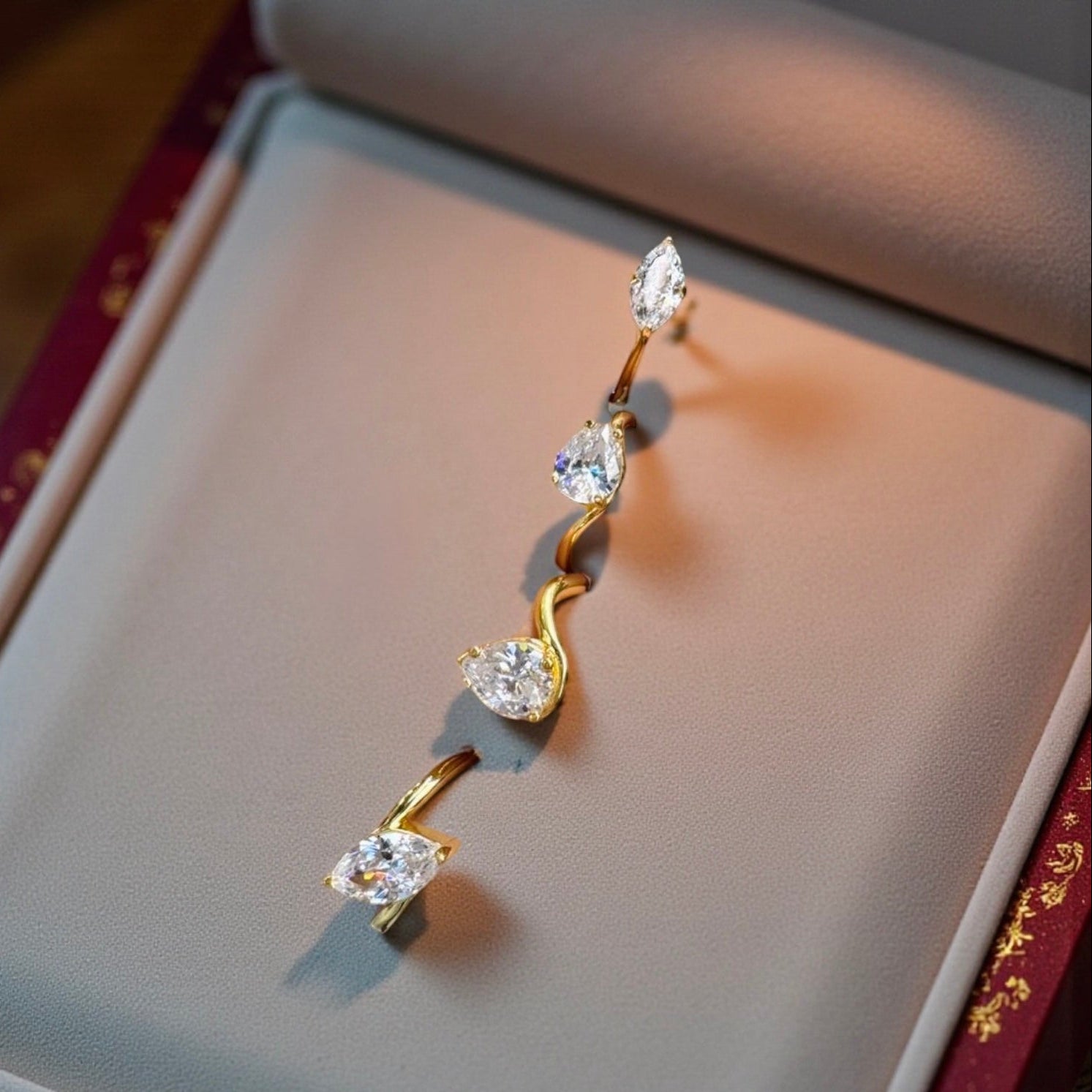 925 Ayar İthal Gümüş Üzeri Altın Kaplama | Ayarlanabilir Dalgalı Markiz Yüzük