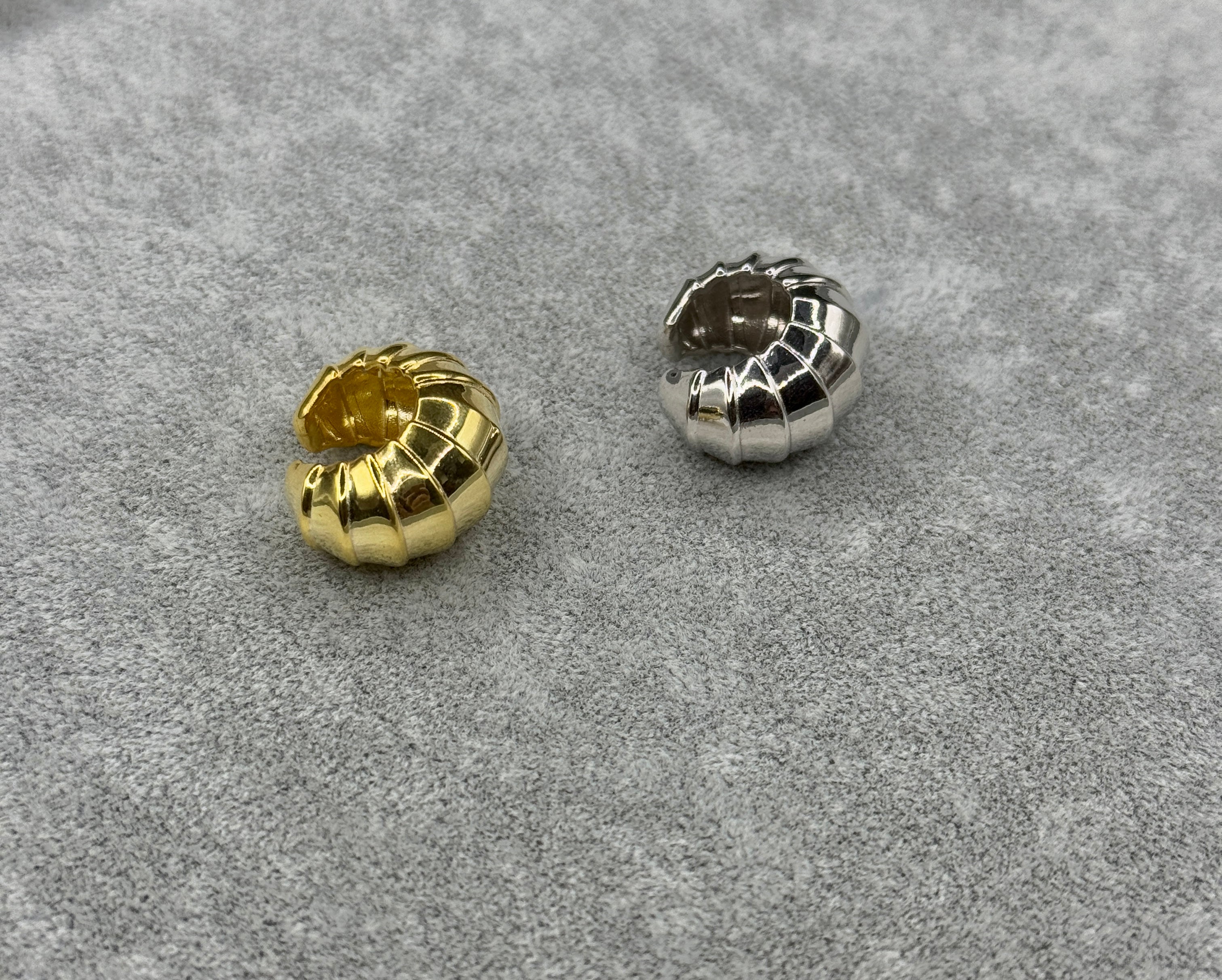 925 Ayar İthal Gümüş Üzeri Altın Kaplama | Bukle Kıkırdak Küpe | Earcuff