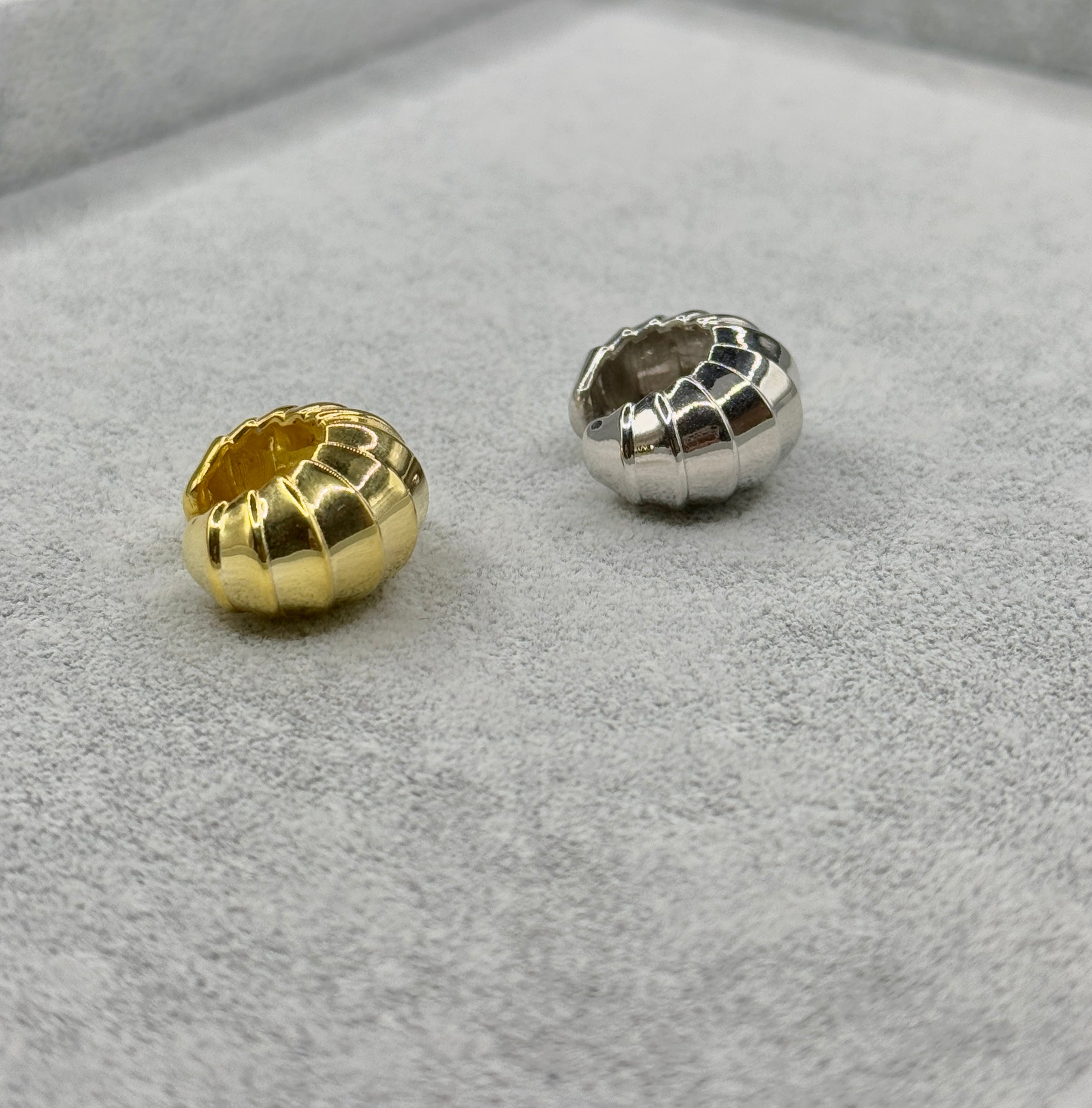 925 Ayar İthal Gümüş Üzeri Altın Kaplama | Bukle Kıkırdak Küpe | Earcuff