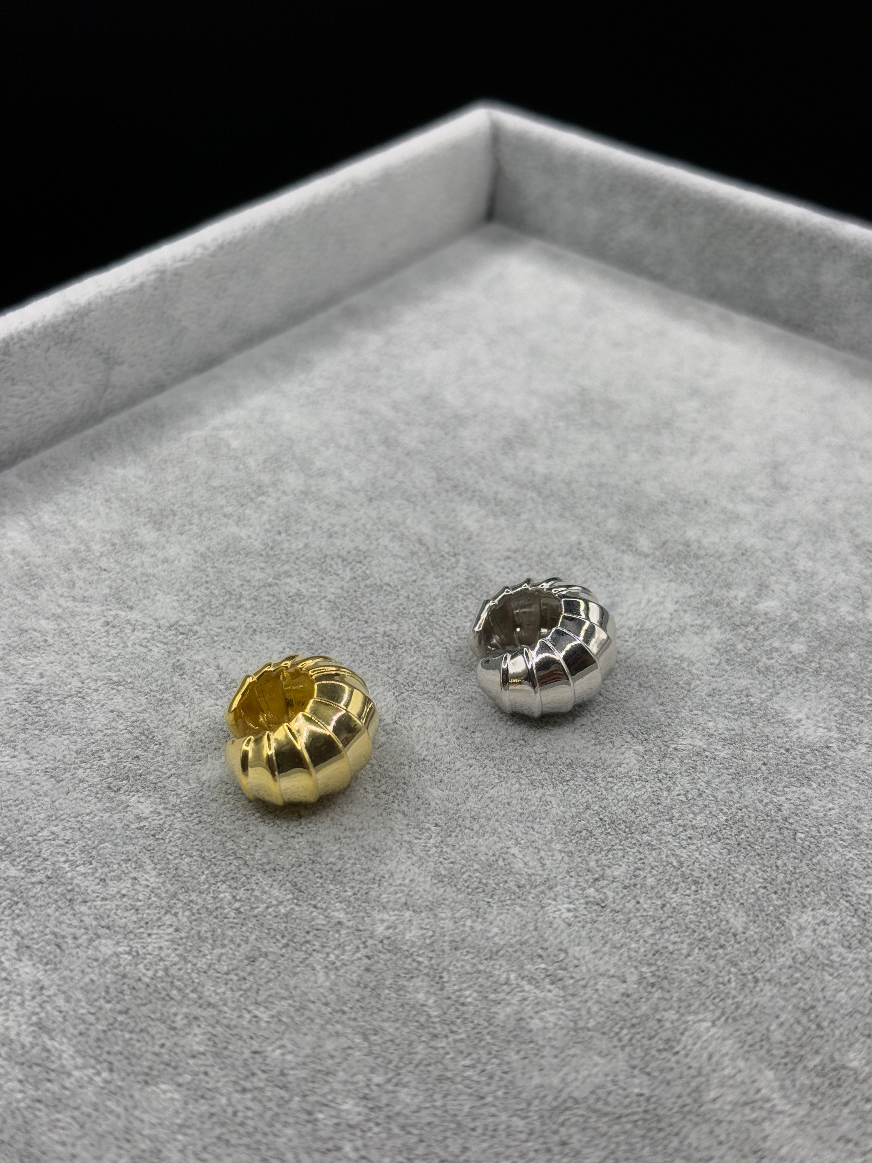 925 Ayar İthal Gümüş Üzeri Altın Kaplama | Bukle Kıkırdak Küpe | Earcuff