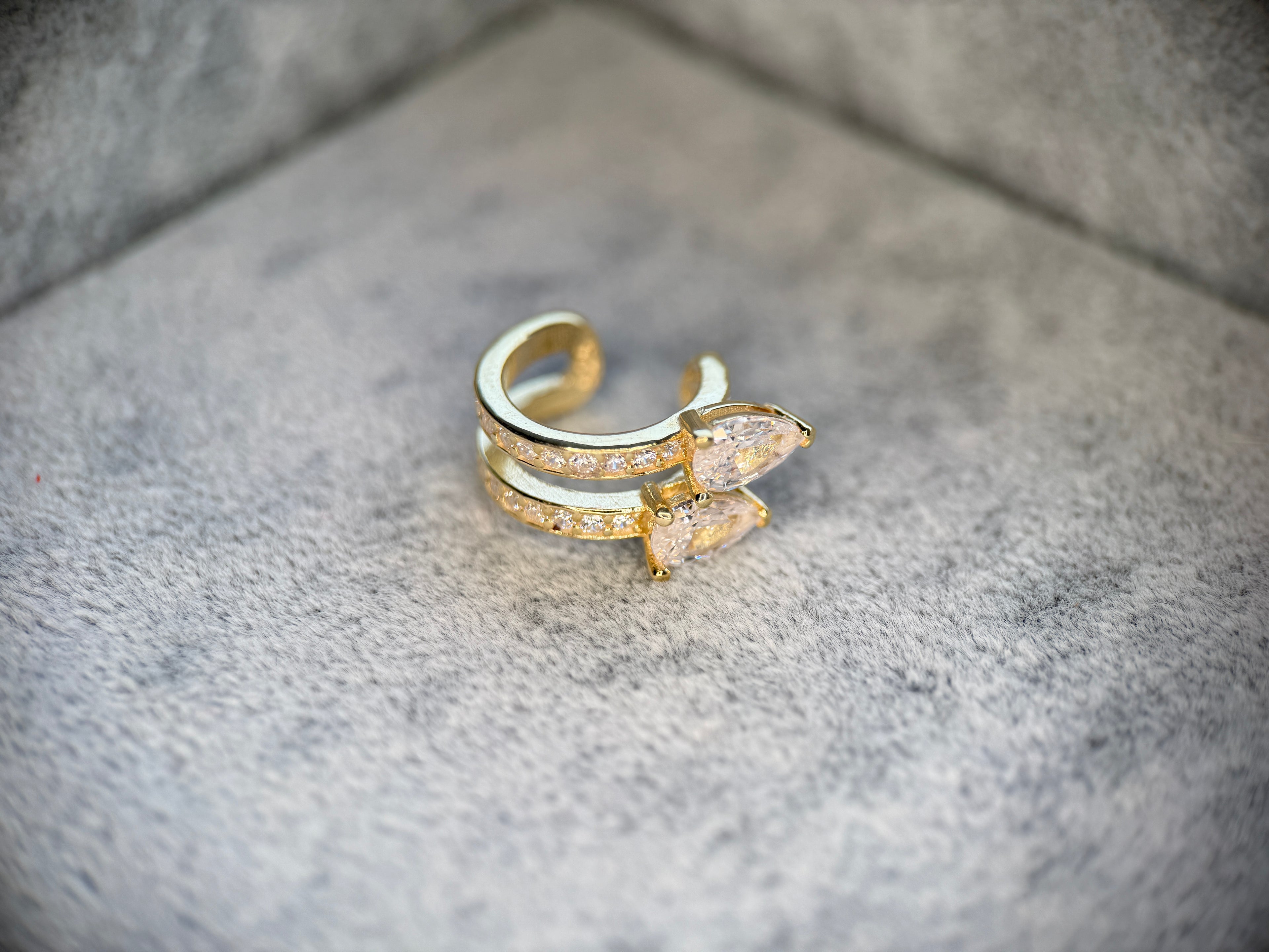 925 Ayar İthal Gümüş Üzeri Altın Kaplama | Damla Taşlı Ear Cuff- Kıkırdak Küpe