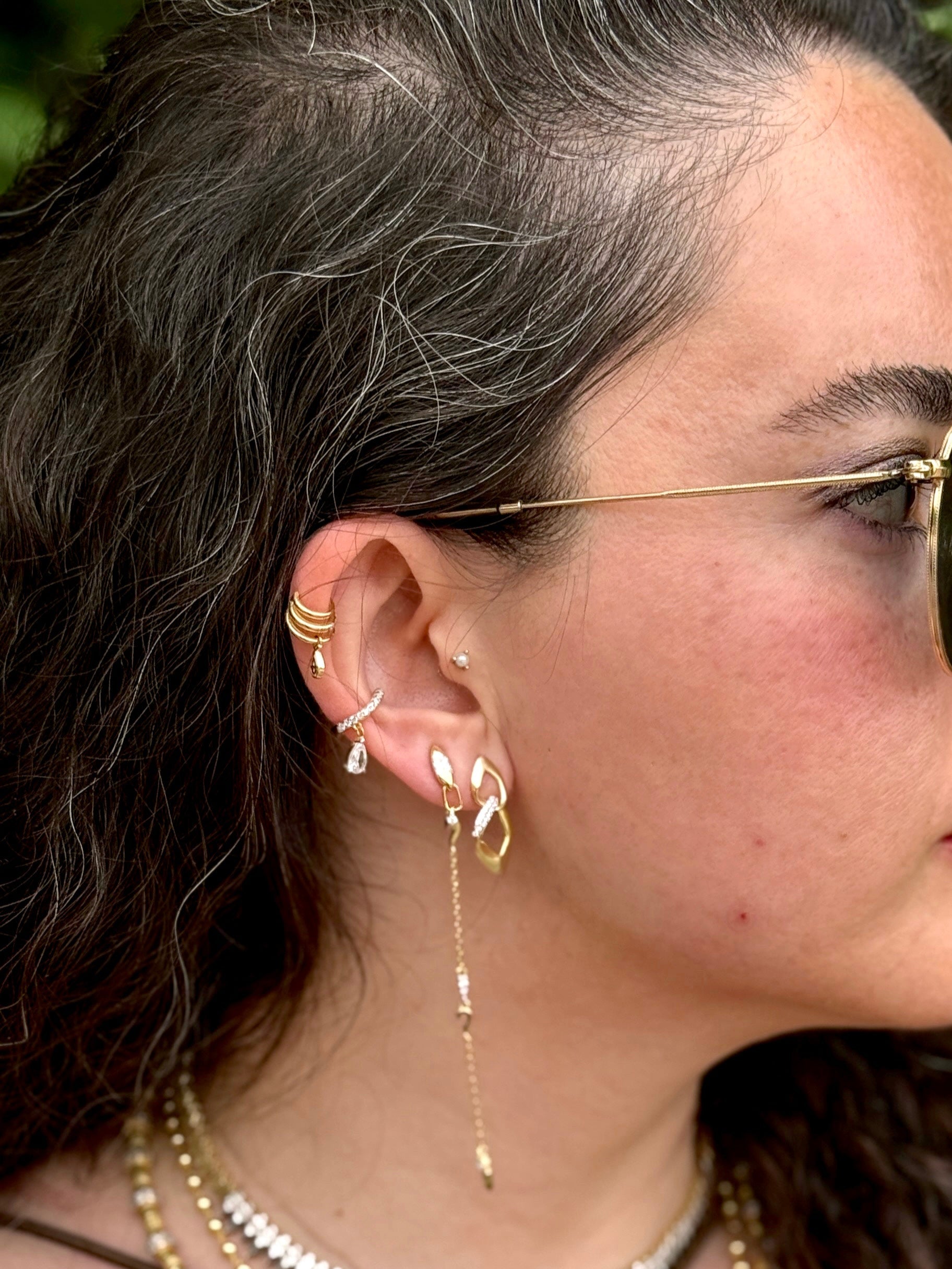 925 Ayar İthal Gümüş Üzeri Altın Kaplama | Düz Halkalı Damla Taşlı Earcuff