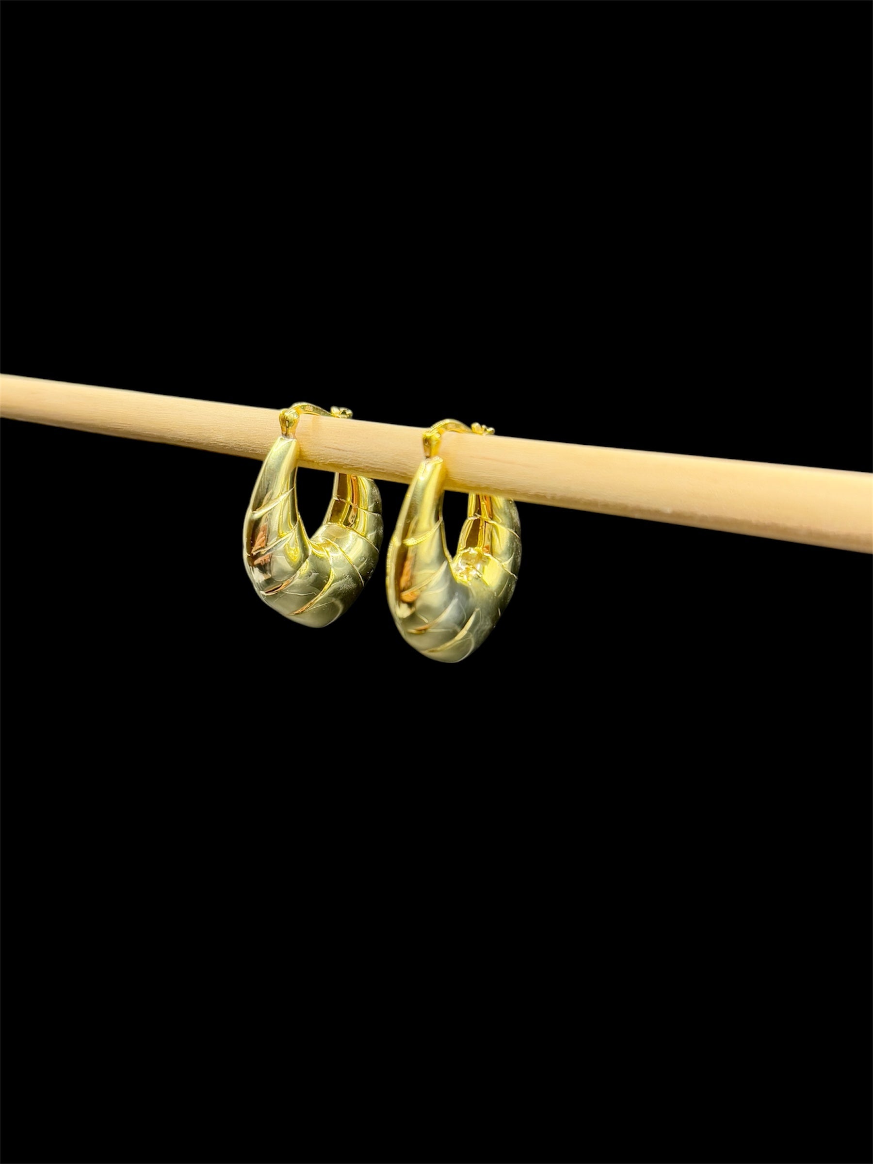 925 Ayar İthal Gümüş Üzeri Altın Kaplama | Gold Bukle Küpe 