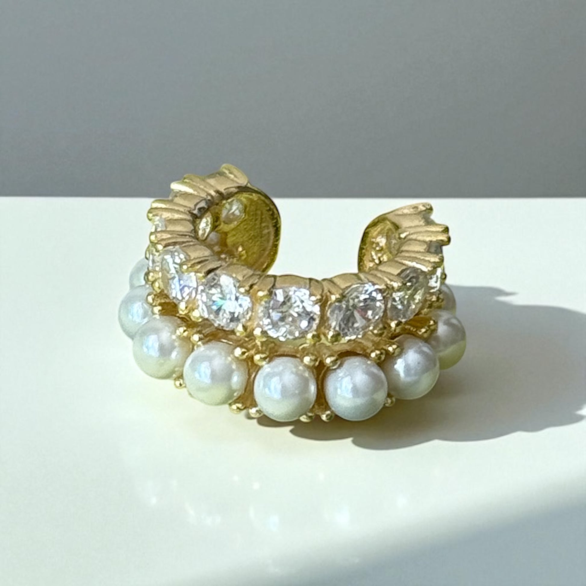 925 Ayar İthal Gümüş Üzeri Altın Kaplama | İnci Taş Kıkırdak Küpe-Earcuff