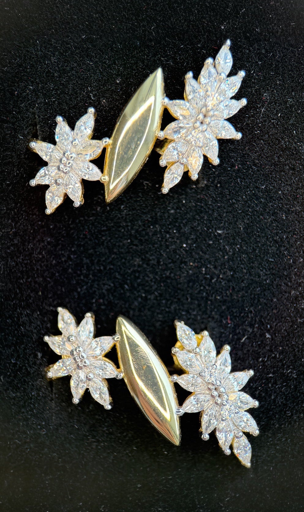 925 Ayar İthal Gümüş Üzeri Altın Kaplama | İthal Çiçek Earcufflı Küpe