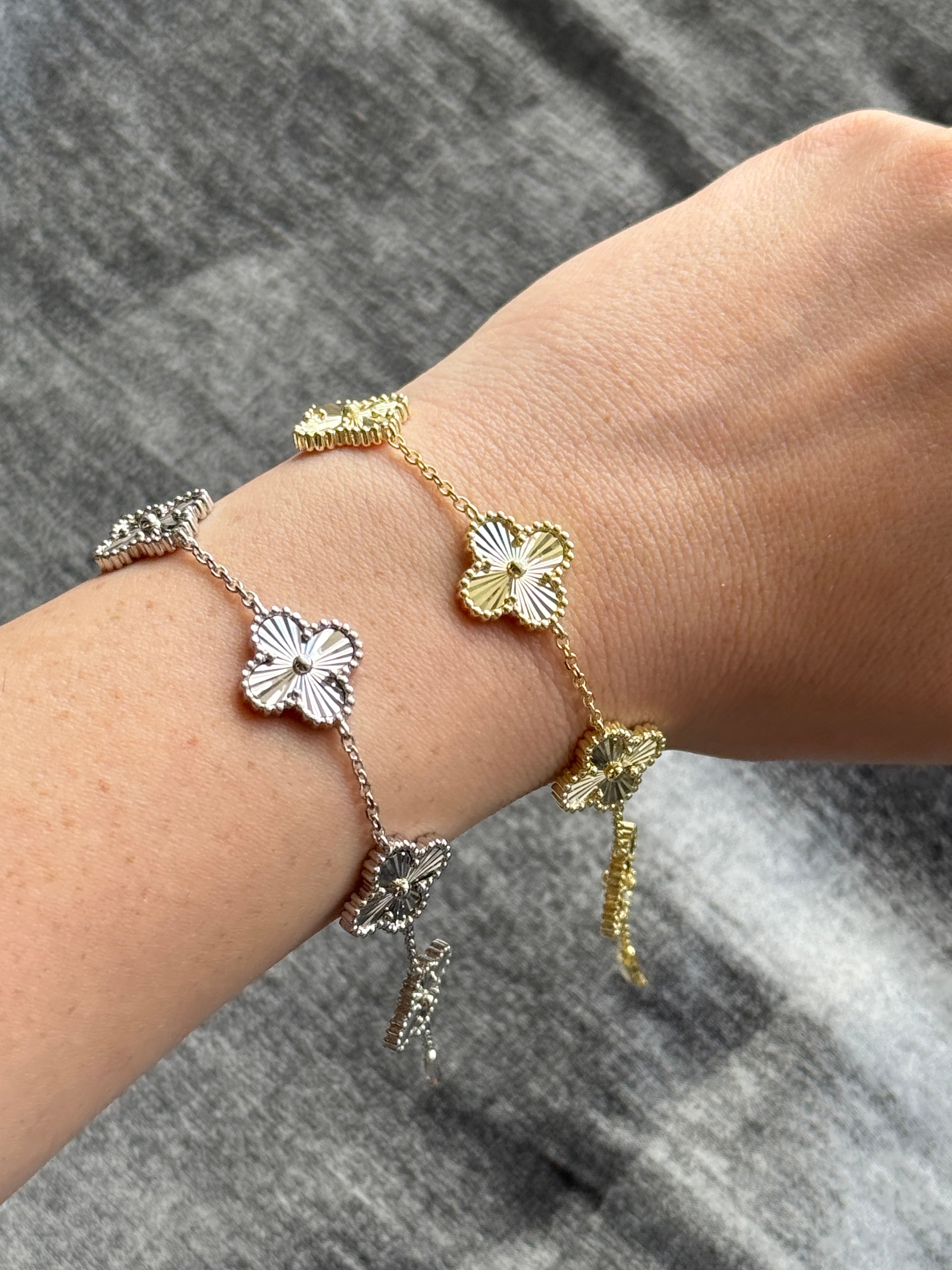 925 Ayar İthal Gümüş Üzeri Altın Kaplama | Marka İthal Silver-Gold Yonca Bileklik