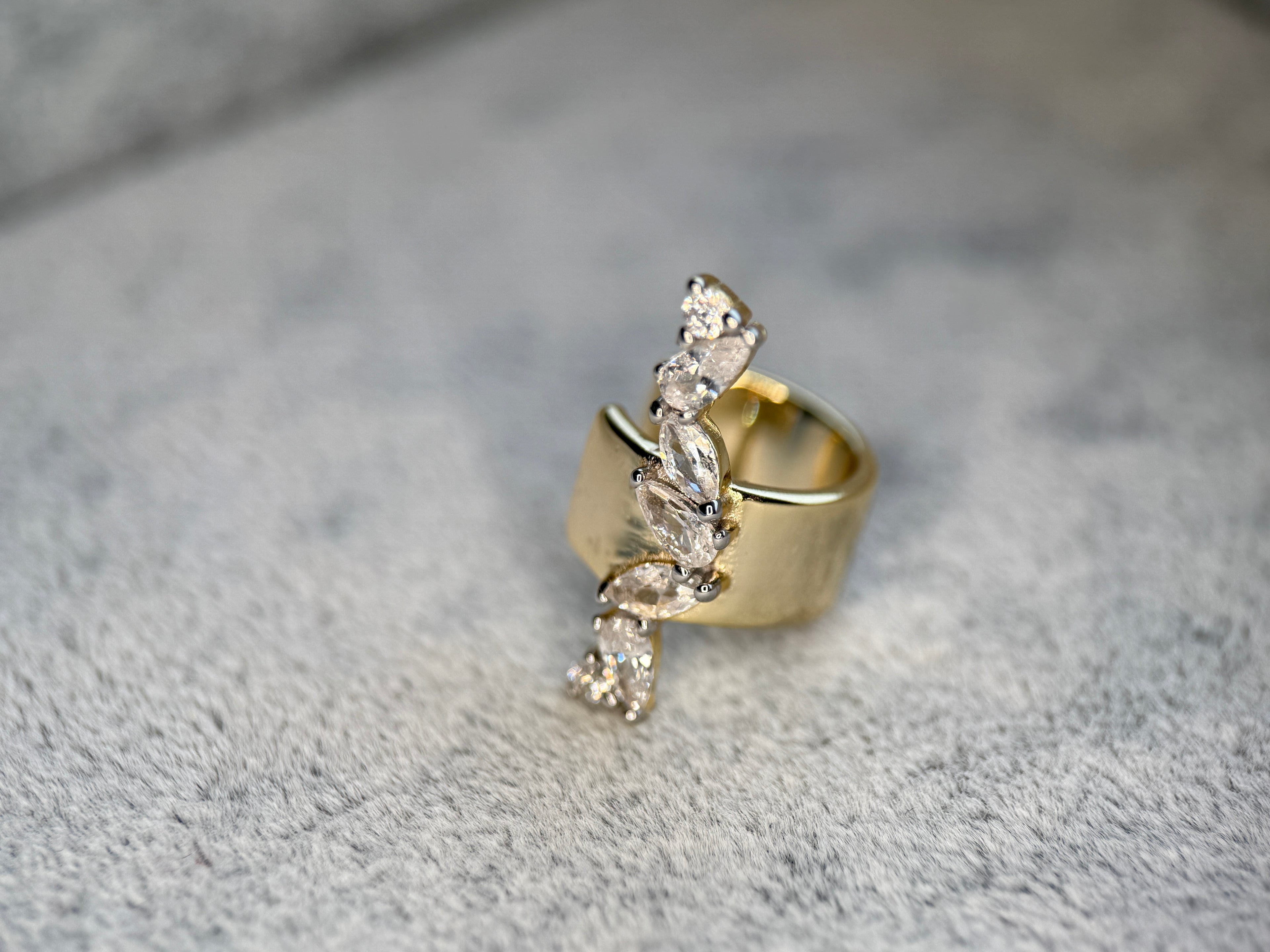 925 Ayar İthal Gümüş Üzeri Altın Kaplama | Markiz Taşlı Ear Cuff- Kıkırdak Küpe