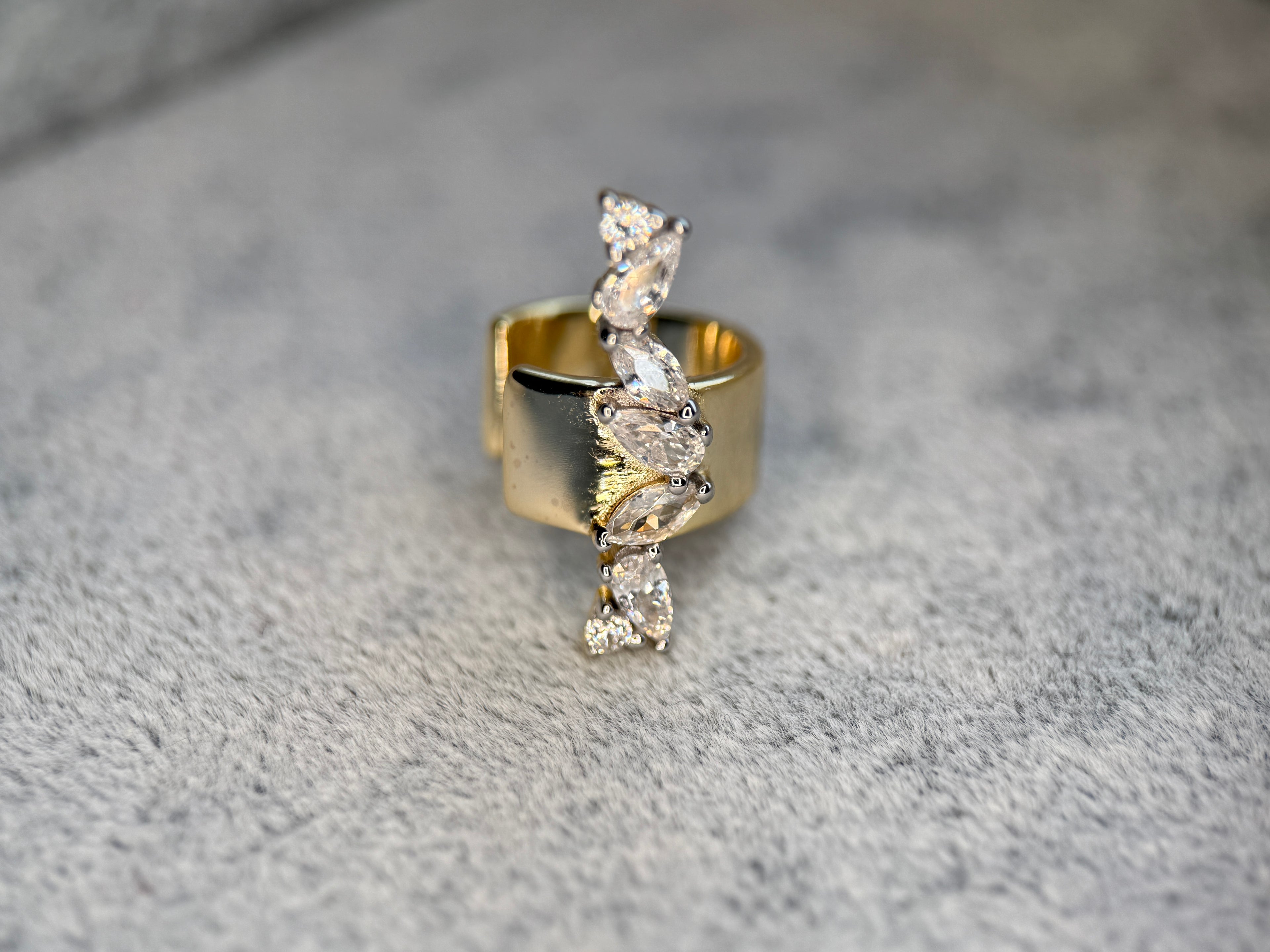 925 Ayar İthal Gümüş Üzeri Altın Kaplama | Markiz Taşlı Ear Cuff- Kıkırdak Küpe