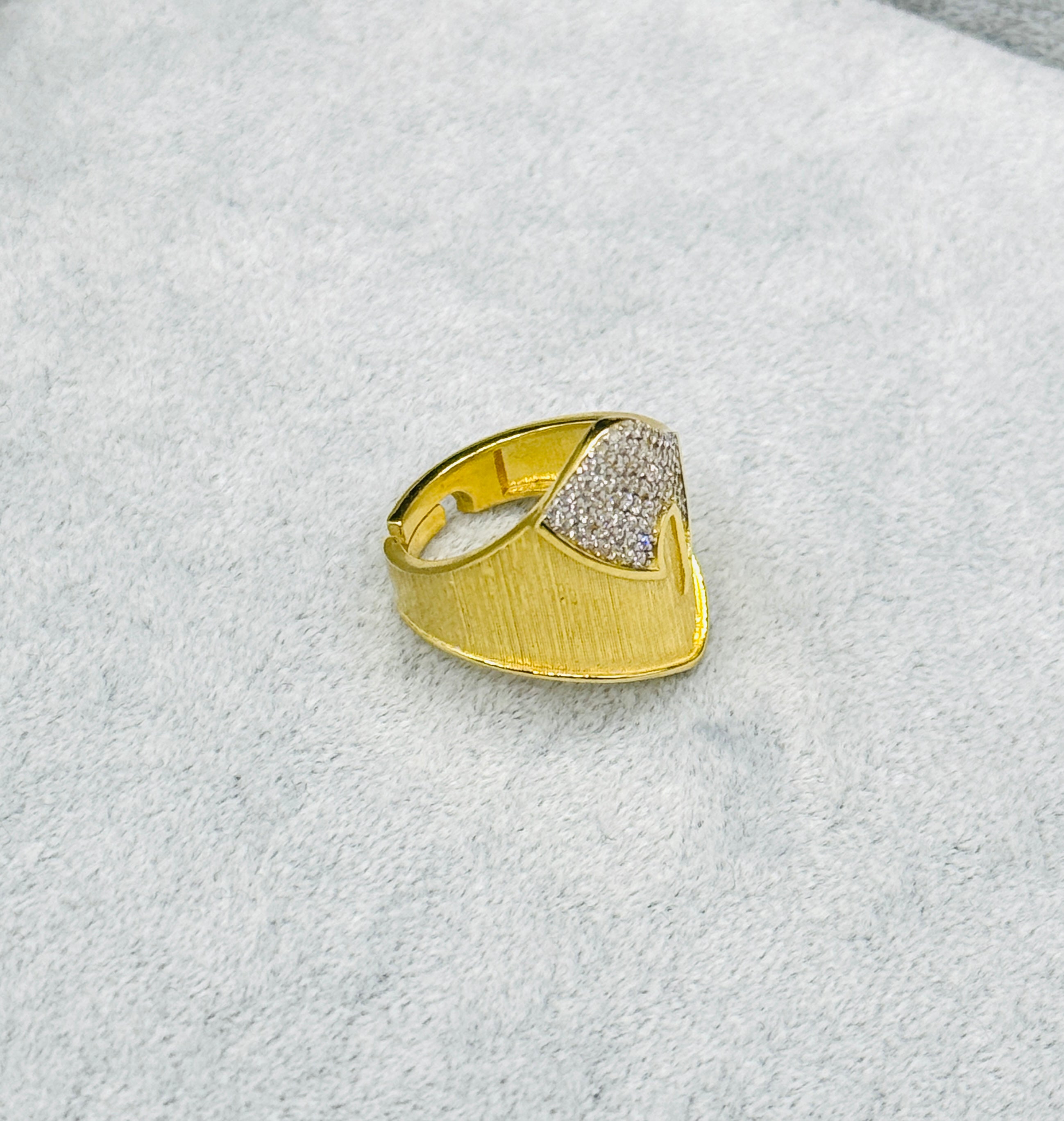 925 Ayar İthal Gümüş Üzeri Altın Kaplama | Mini Kalkan Yüzük