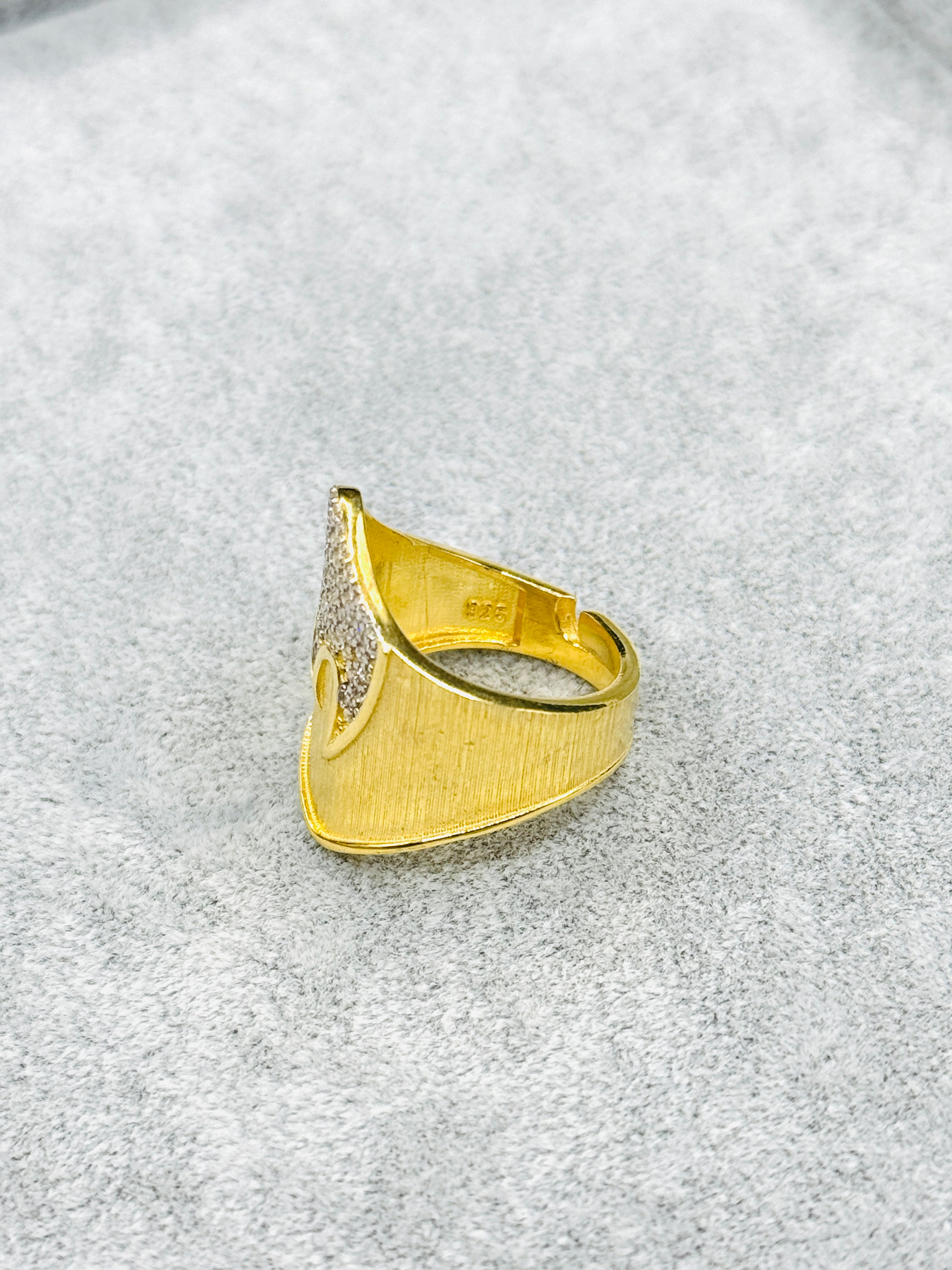 925 Ayar İthal Gümüş Üzeri Altın Kaplama | Mini Kalkan Yüzük