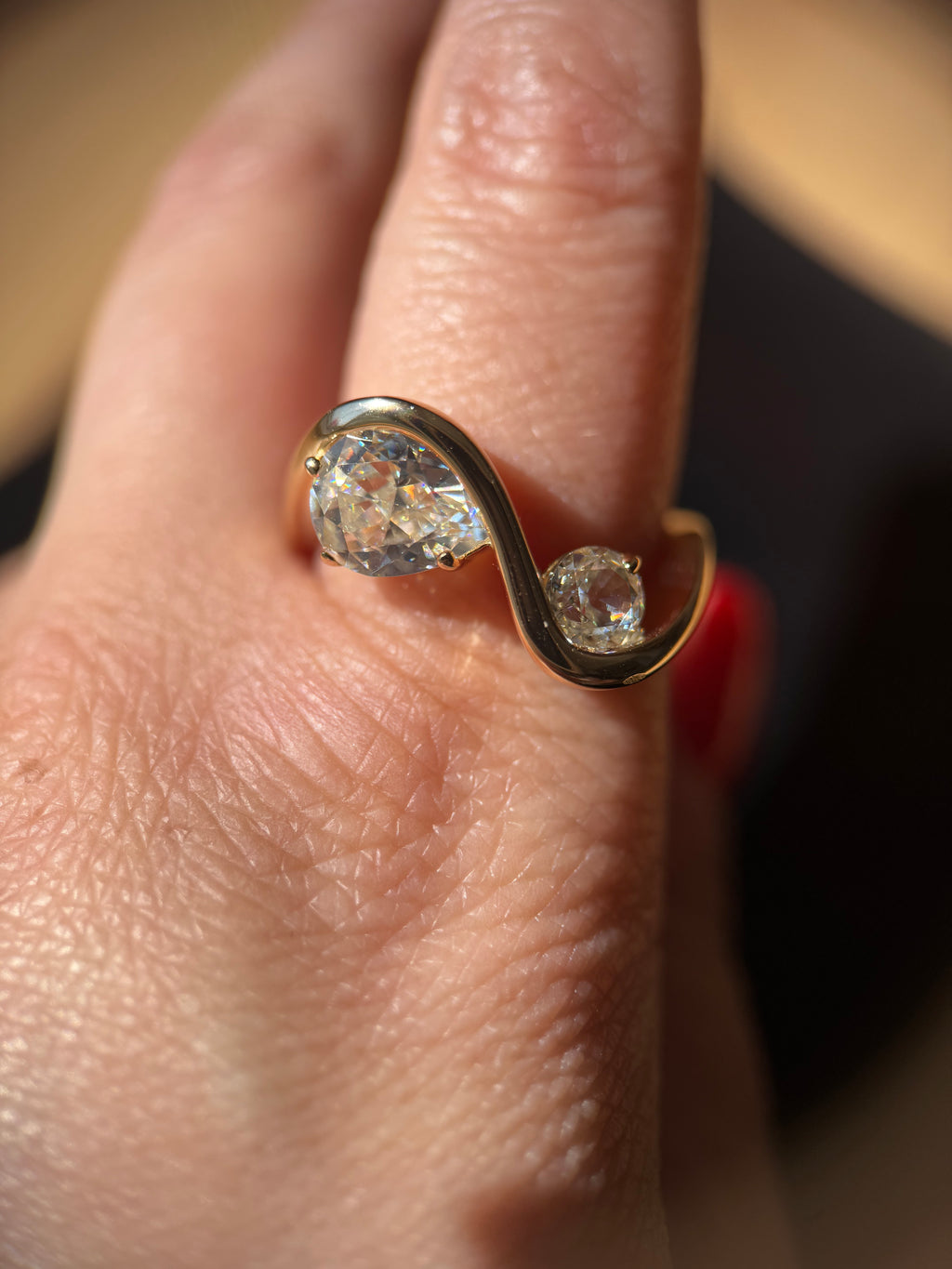 925 Ayar İthal Gümüş Üzeri Altın Kaplama | Mozanit Taşlı S Yüzük