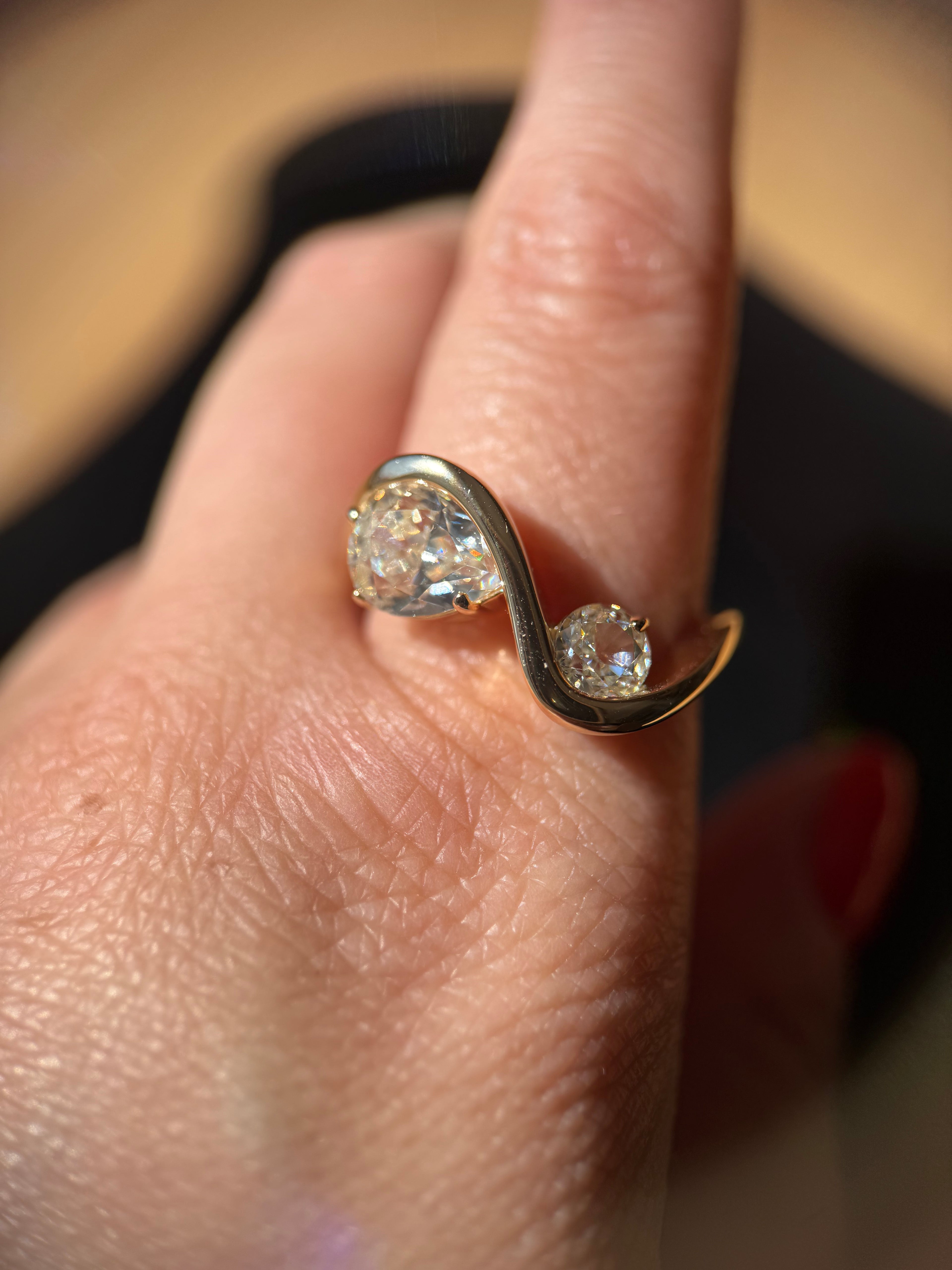 925 Ayar İthal Gümüş Üzeri Altın Kaplama | Mozanit Taşlı S Yüzük