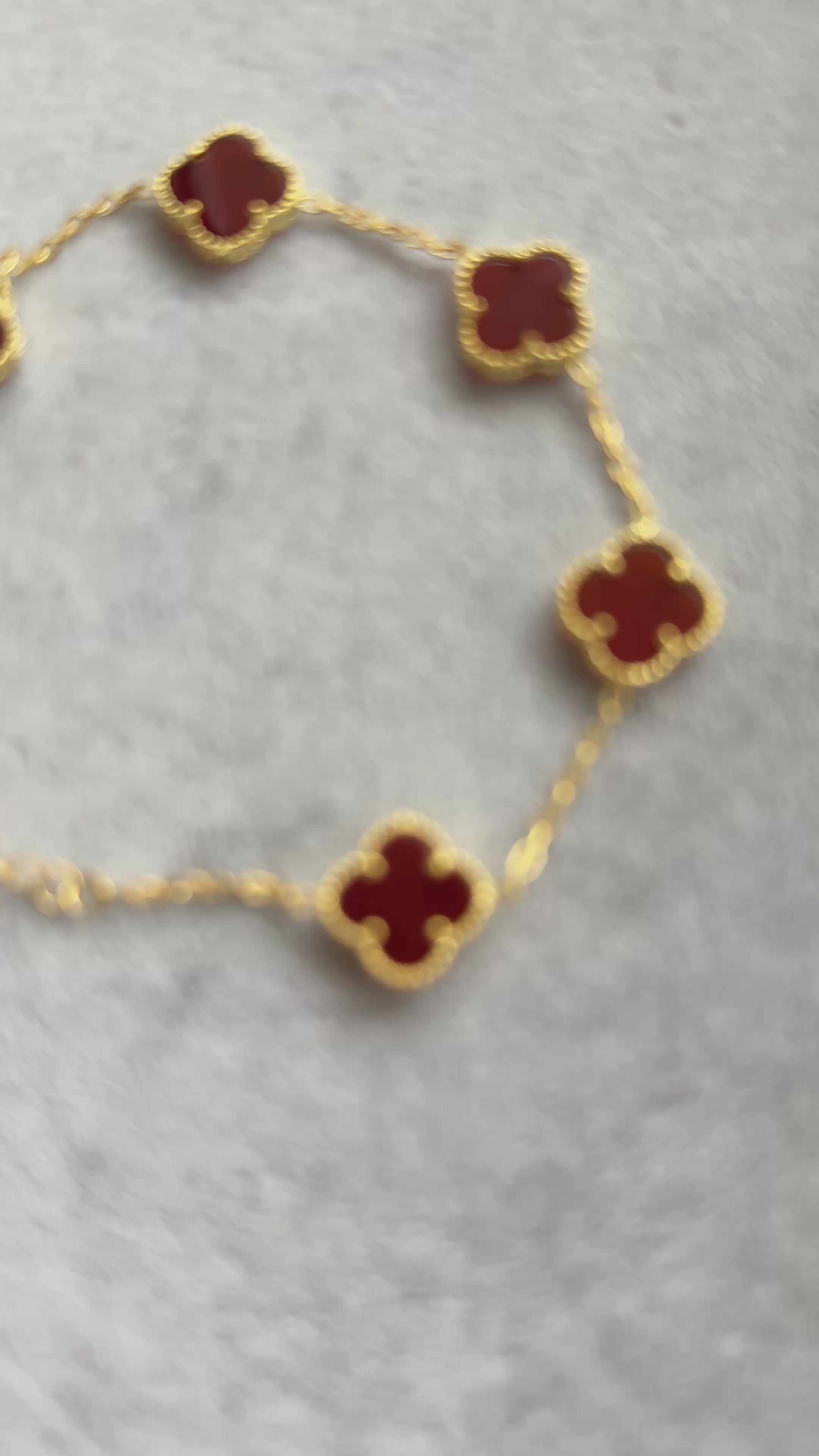 925 Ayar İthal Gümüş Üzeri Altın Kaplama | Marka İthal Bordo Yonca Bileklik